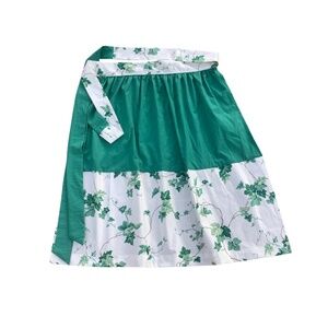 Green Ivy Floral Apron XL Straps Octoberfest Dirndl Peasant Costume Retro Apron